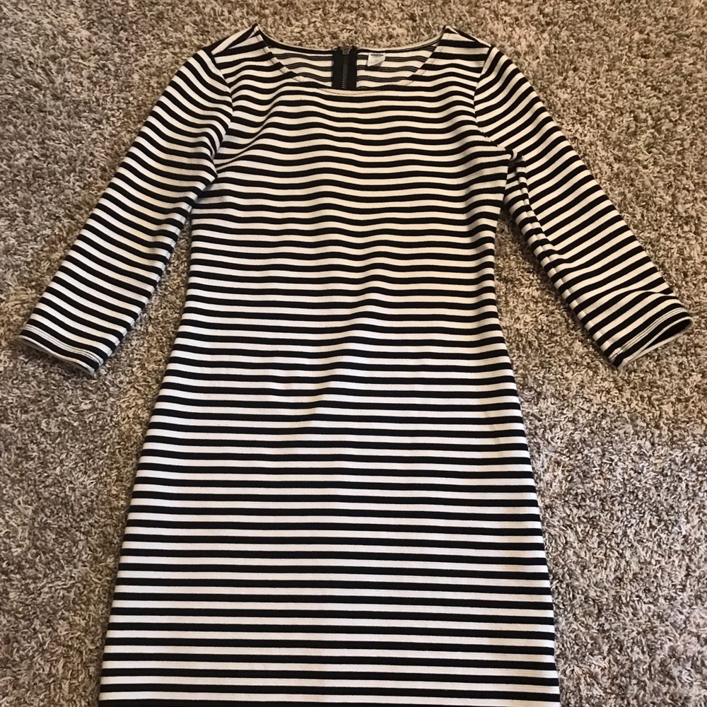 Old Navy Pointe Knit dress
